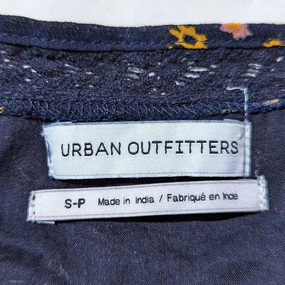 Urban Outfitters Navy Floral Crop Top with Sheer  Sleeves Woman Small Flowy Boho - Picture 6 of 8